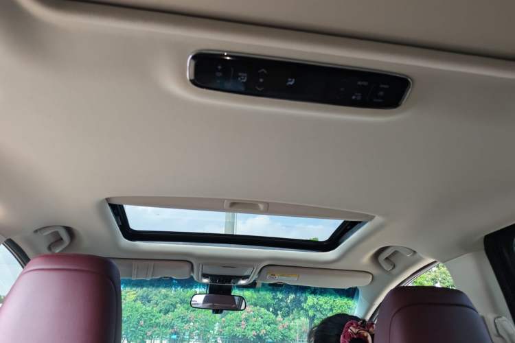 Used Honda Elysion 2022 2.0L eHEV Prestige Edition Headliner