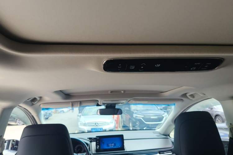 Used Honda Elysion 2022 2.0L eHEV Luxury First Edition Headliner