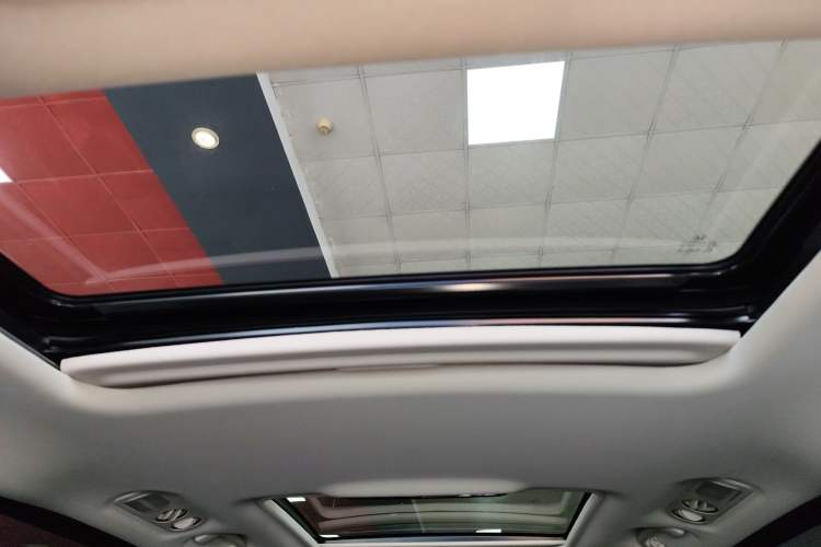 Used Honda Elysion 2022 2.0L eHEV Luxury First Edition Headliner
