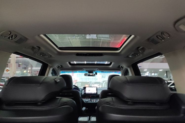 Used Honda Elysion 2022 2.0L eHEV Luxury Edition Headliner