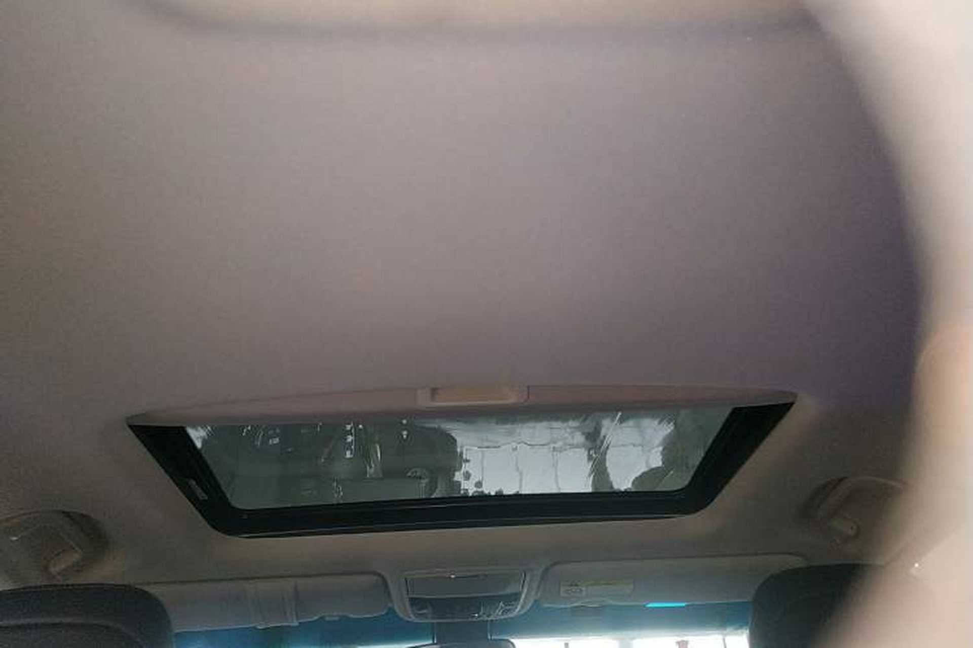 Used Honda Elysion 2022 2.0L eHEV Luxury Edition Headliner