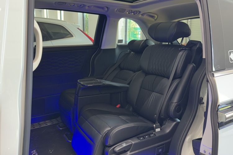 Used Honda Elysion 2022 2.0L eHEV Luxury Edition Interior 1