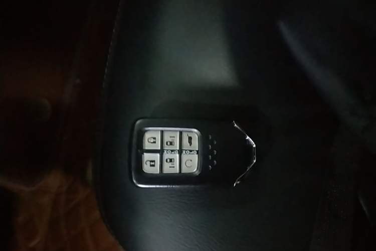 Used Honda Elysion 2022 2.0L eHEV Luxury First Edition Interior 1