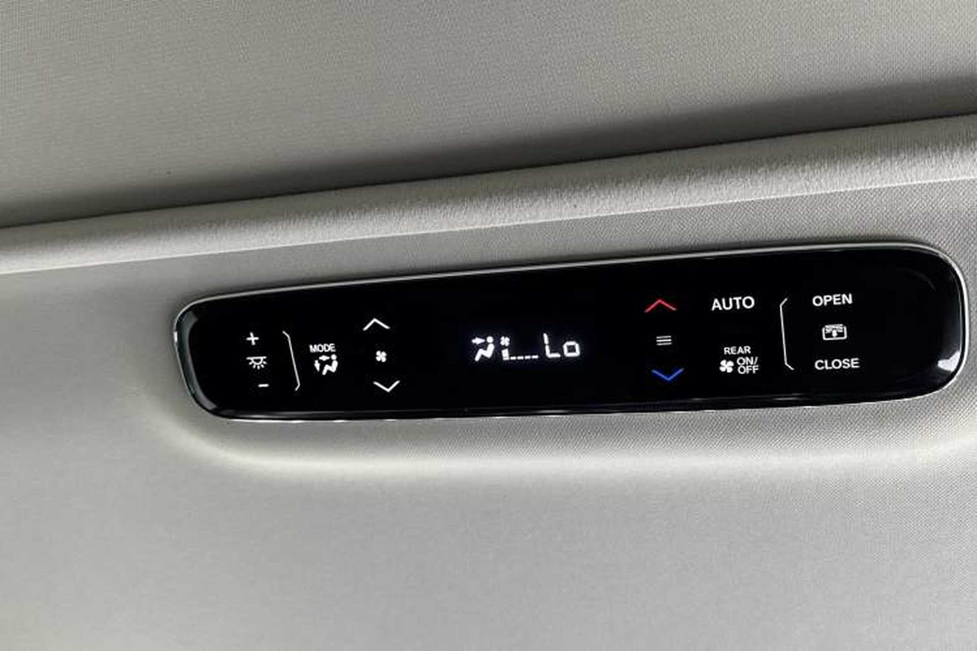 Used Honda Elysion 2022 2.0L eHEV Luxury First Edition Interior 1