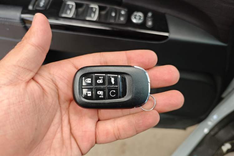 Used Honda Elysion 2022 2.0L eHEV Luxury Edition Interior 1