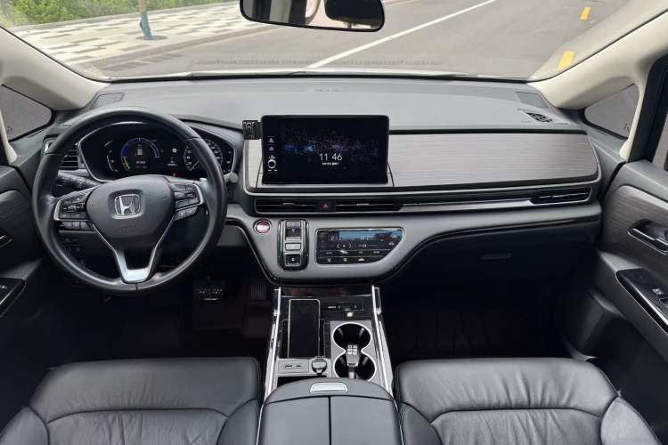 Used Honda Elysion 2022 2.0L eHEV Luxury Edition Interior 1