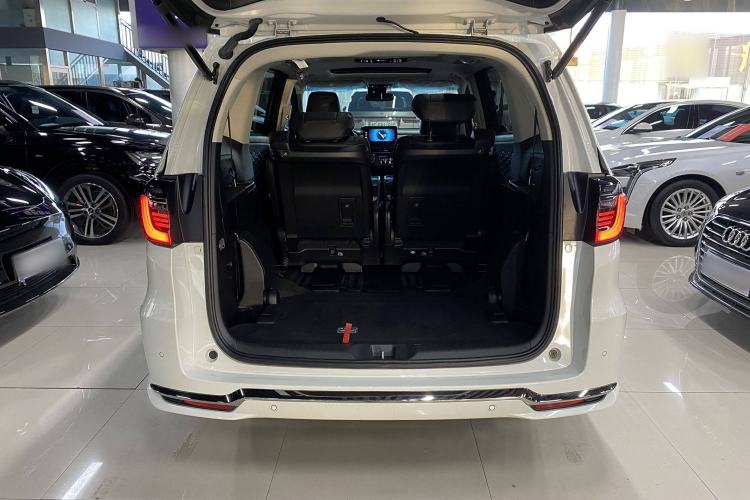 Used Honda Elysion 2022 2.0L eHEV Luxury Edition Interior 10