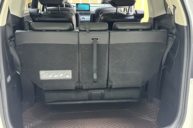 Used Honda Elysion 2022 2.0L eHEV Luxury First Edition Interior 11
