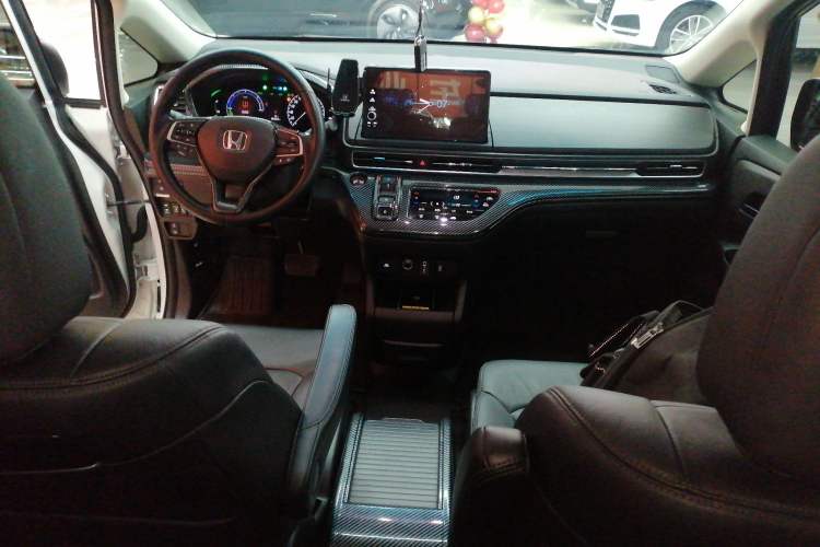Used Honda Elysion 2022 2.0L eHEV Luxury Edition Interior 2