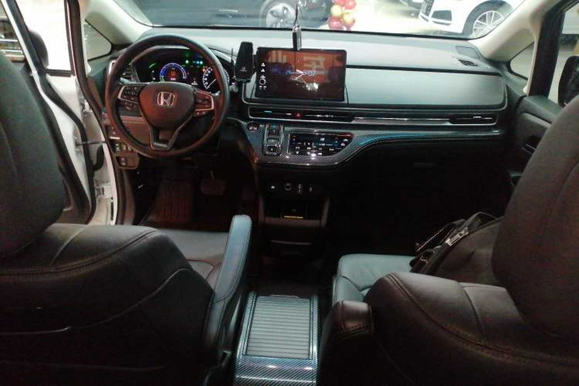 Used Honda Elysion 2022 2.0L eHEV Luxury Edition Interior 2
