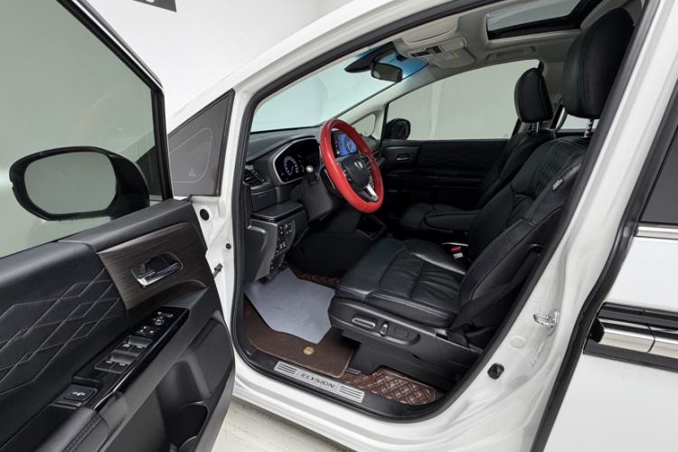 Used Honda Elysion 2022 2.0L eHEV Luxury Edition Interior 2