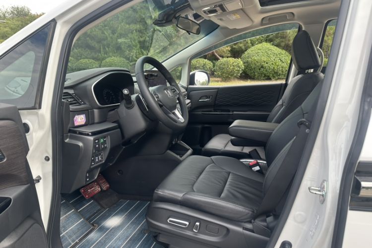 Used Honda Elysion 2022 2.0L eHEV Luxury Edition Interior 2