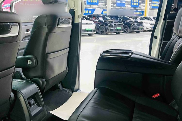 Used Honda Elysion 2022 2.0L eHEV Luxury First Edition Interior 2