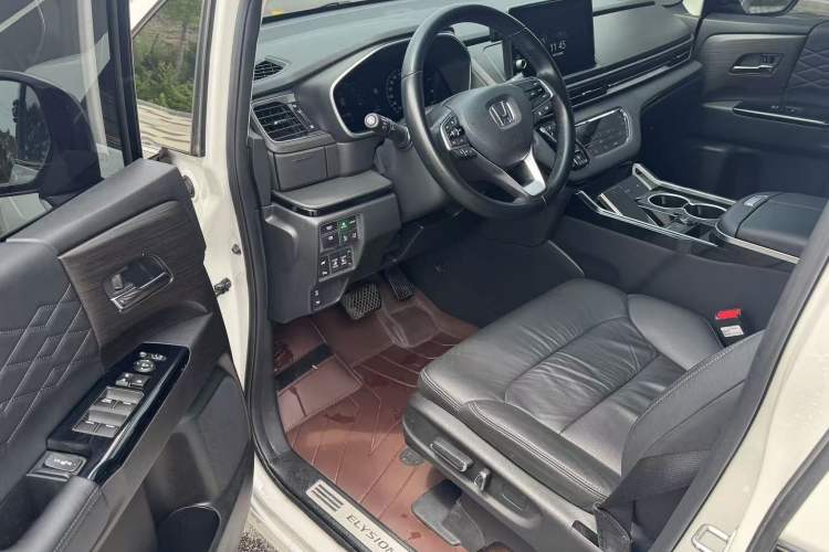Used Honda Elysion 2022 2.0L eHEV Luxury Edition Interior 2