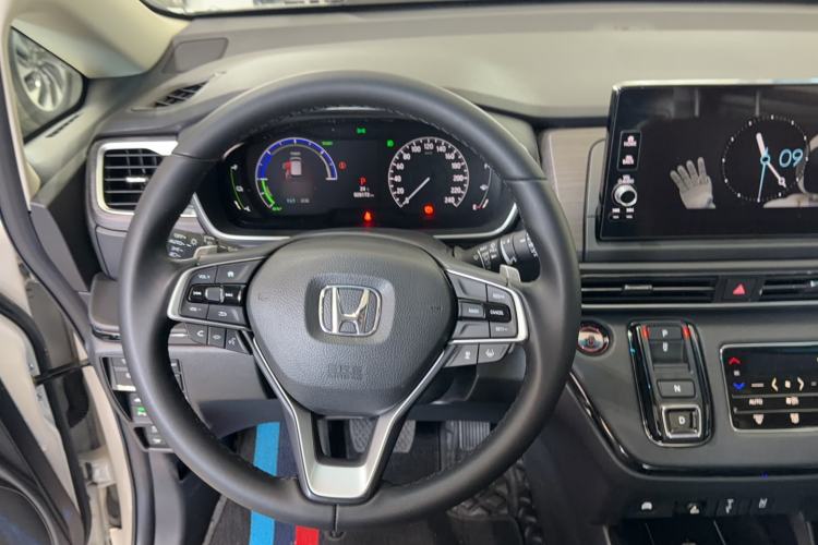 Used Honda Elysion 2022 2.0L eHEV Luxury Edition Interior 3