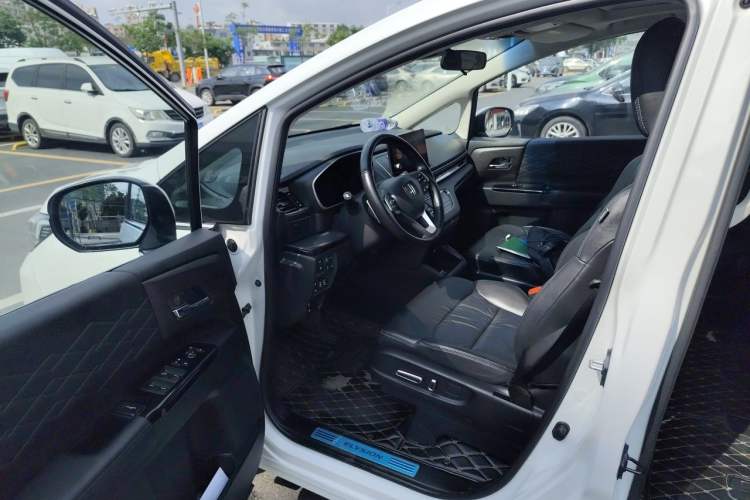 Used Honda Elysion 2022 2.0L eHEV Luxury First Edition Interior 3