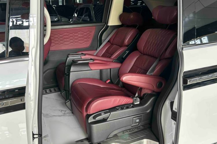 Used Honda Elysion 2022 2.0L eHEV Prestige Edition Interior 3