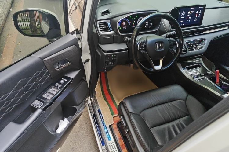 Used Honda Elysion 2022 2.0L eHEV Luxury First Edition Interior 3