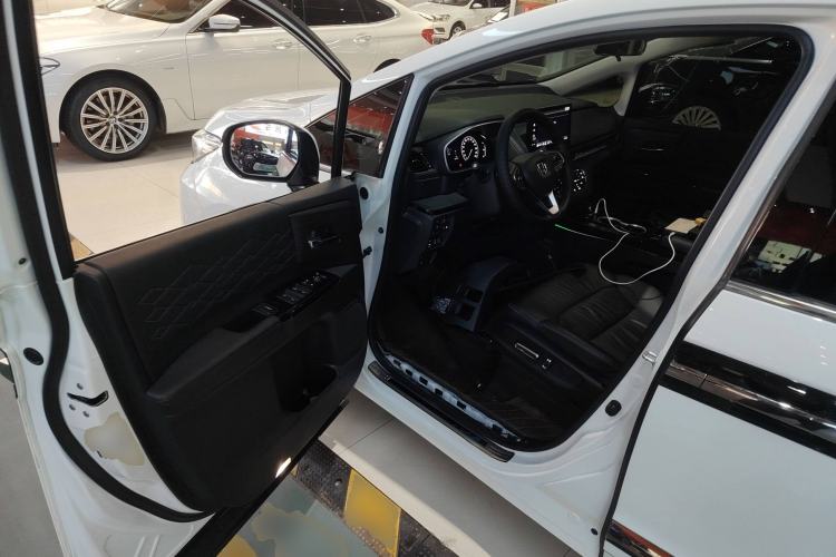 Used Honda Elysion 2022 2.0L eHEV Luxury Edition Interior 3