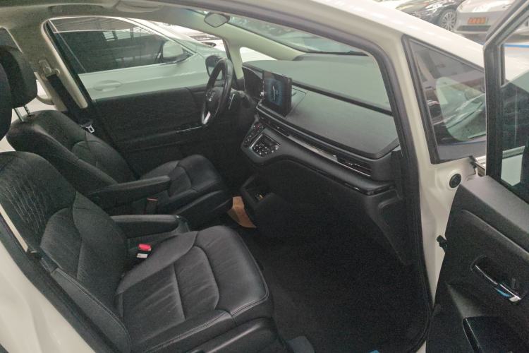 Used Honda Elysion 2022 2.0L eHEV Luxury Edition Interior 3