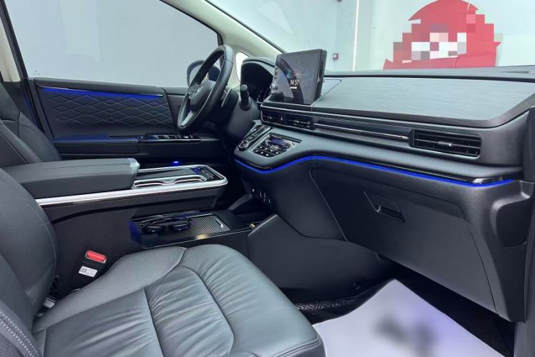 Used Honda Elysion 2022 2.0L eHEV Luxury Edition Interior 3