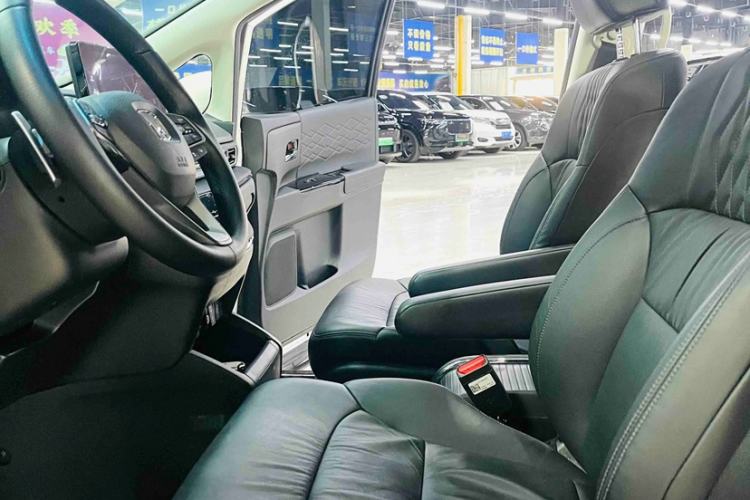 Used Honda Elysion 2022 2.0L eHEV Luxury First Edition Interior 3