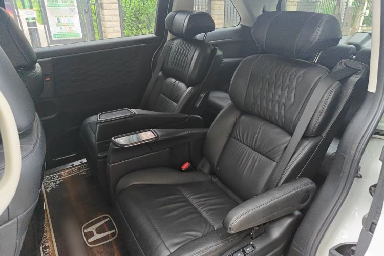 Used Honda Elysion 2022 2.0L eHEV Luxury First Edition Interior 4