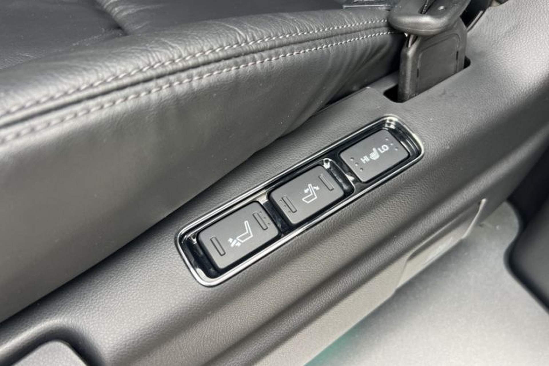 Used Honda Elysion 2022 2.0L eHEV Luxury First Edition Interior 4