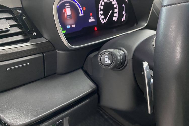 Used Honda Elysion 2022 2.0L eHEV Luxury Edition Interior 4
