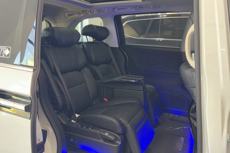 Used Honda Elysion 2022 2.0L eHEV Luxury Edition Interior 5