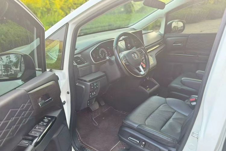 Used Honda Elysion 2022 2.0L eHEV Luxury First Edition Interior 5