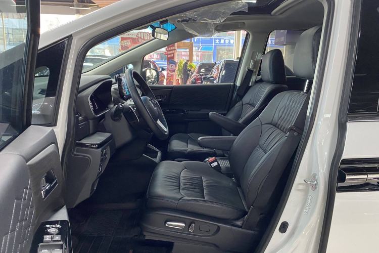 Used Honda Elysion 2022 2.0L eHEV Luxury Edition Interior 5
