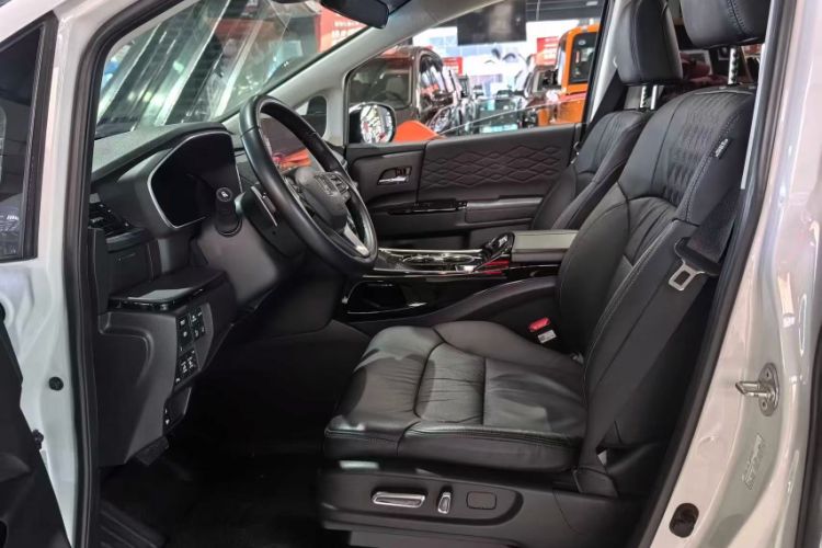 Used Honda Elysion 2022 2.0L eHEV Luxury Edition Interior 5