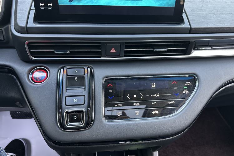 Used Honda Elysion 2022 2.0L eHEV Luxury First Edition Interior 6