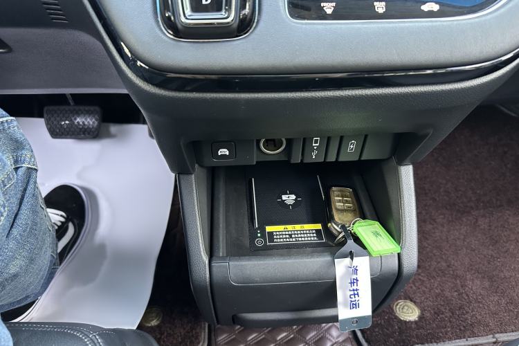 Used Honda Elysion 2022 2.0L eHEV Luxury First Edition Interior 7