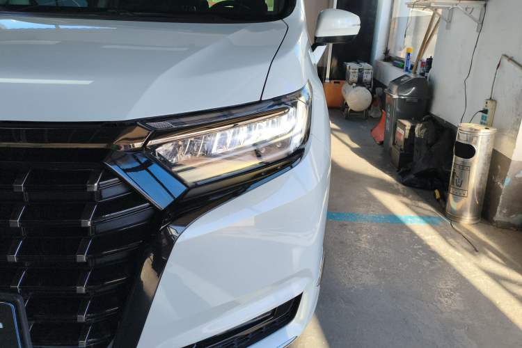 Used Honda Elysion 2022 2.0L eHEV Luxury Edition Left Front Headlight