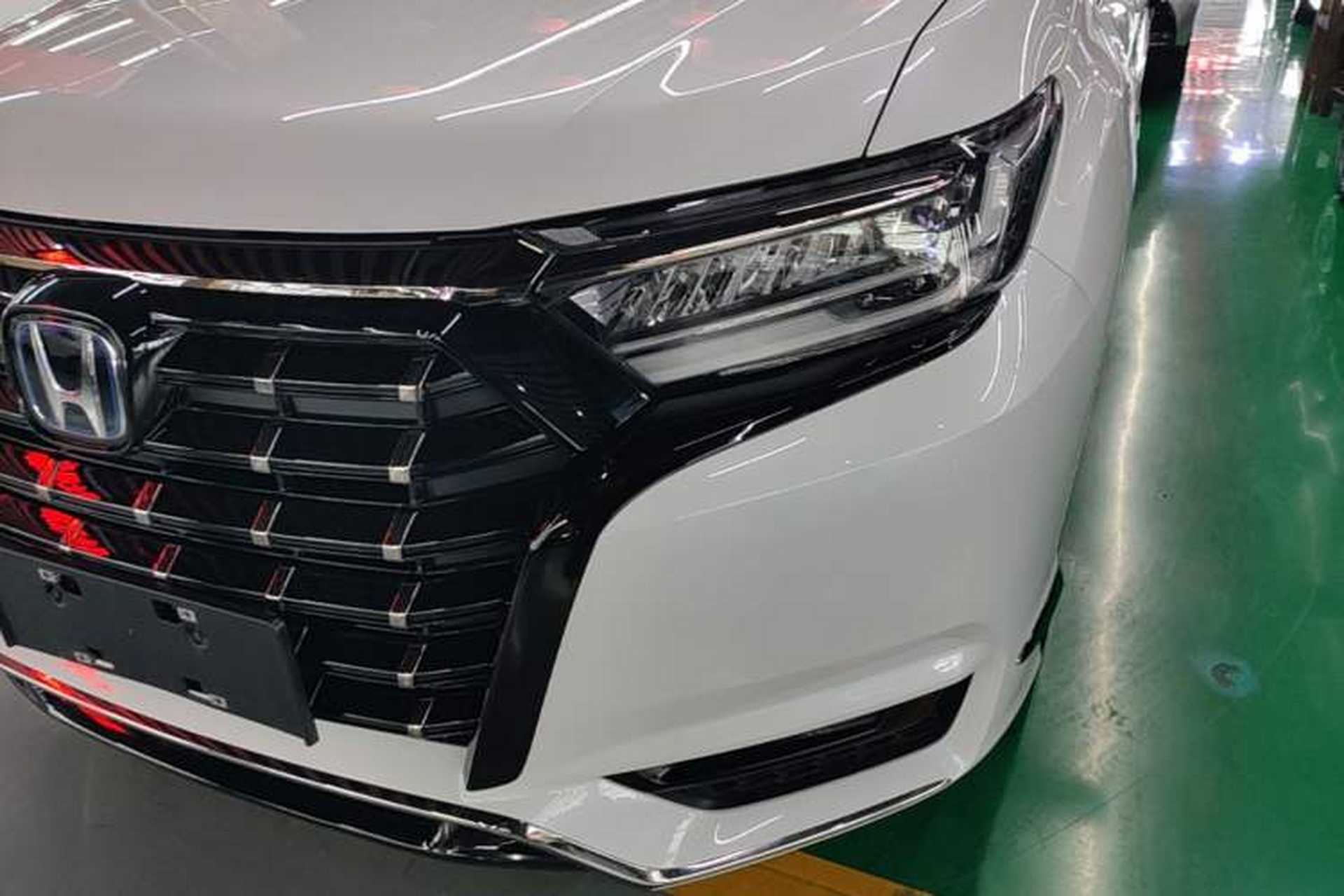 Used Honda Elysion 2022 2.0L eHEV Luxury Edition Left Front Headlight