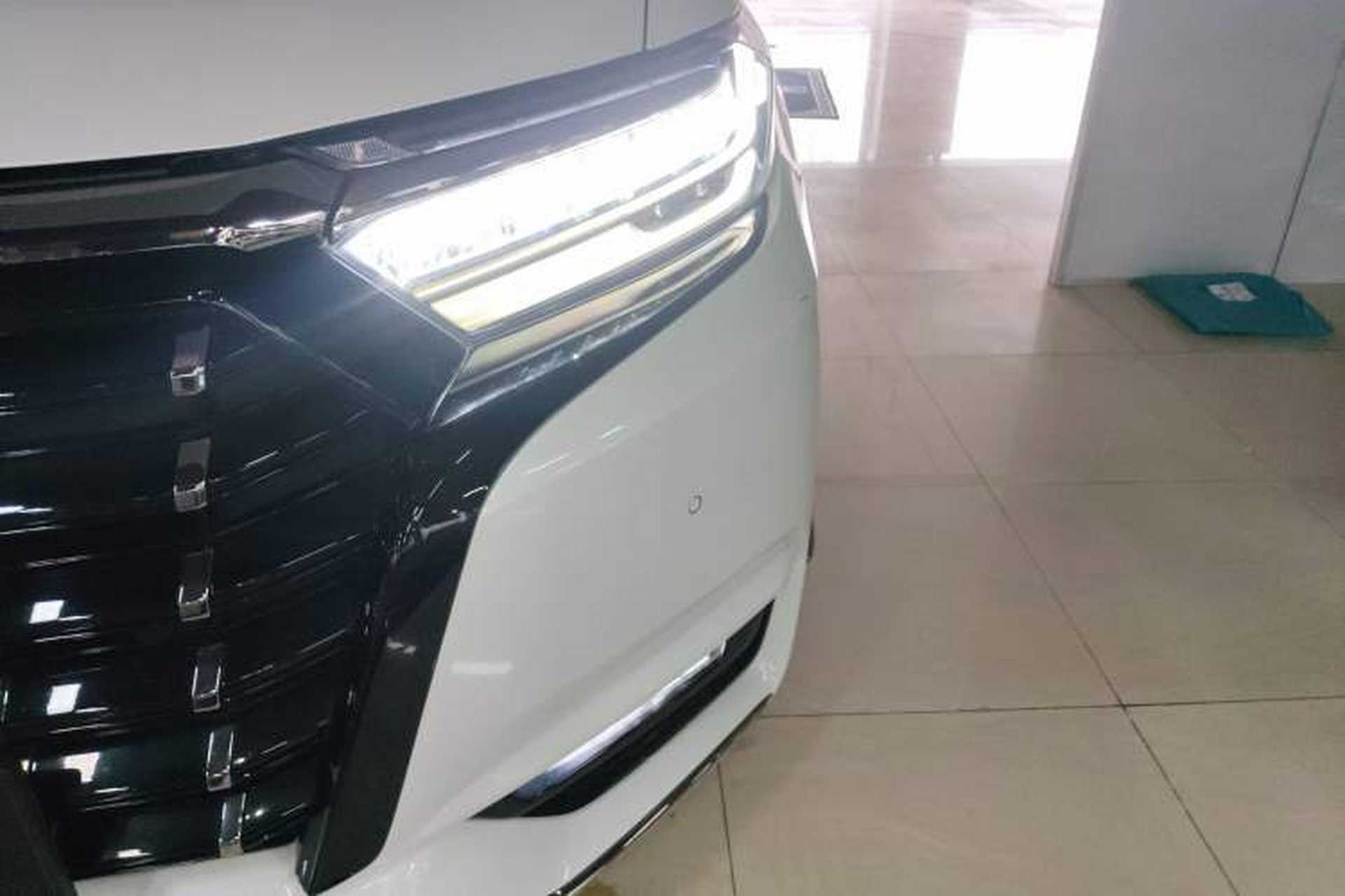 Used Honda Elysion 2022 2.0L eHEV Luxury First Edition Left Front Headlight