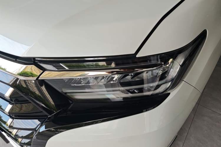 Used Honda Elysion 2022 2.0L eHEV Luxury First Edition Left Front Headlight