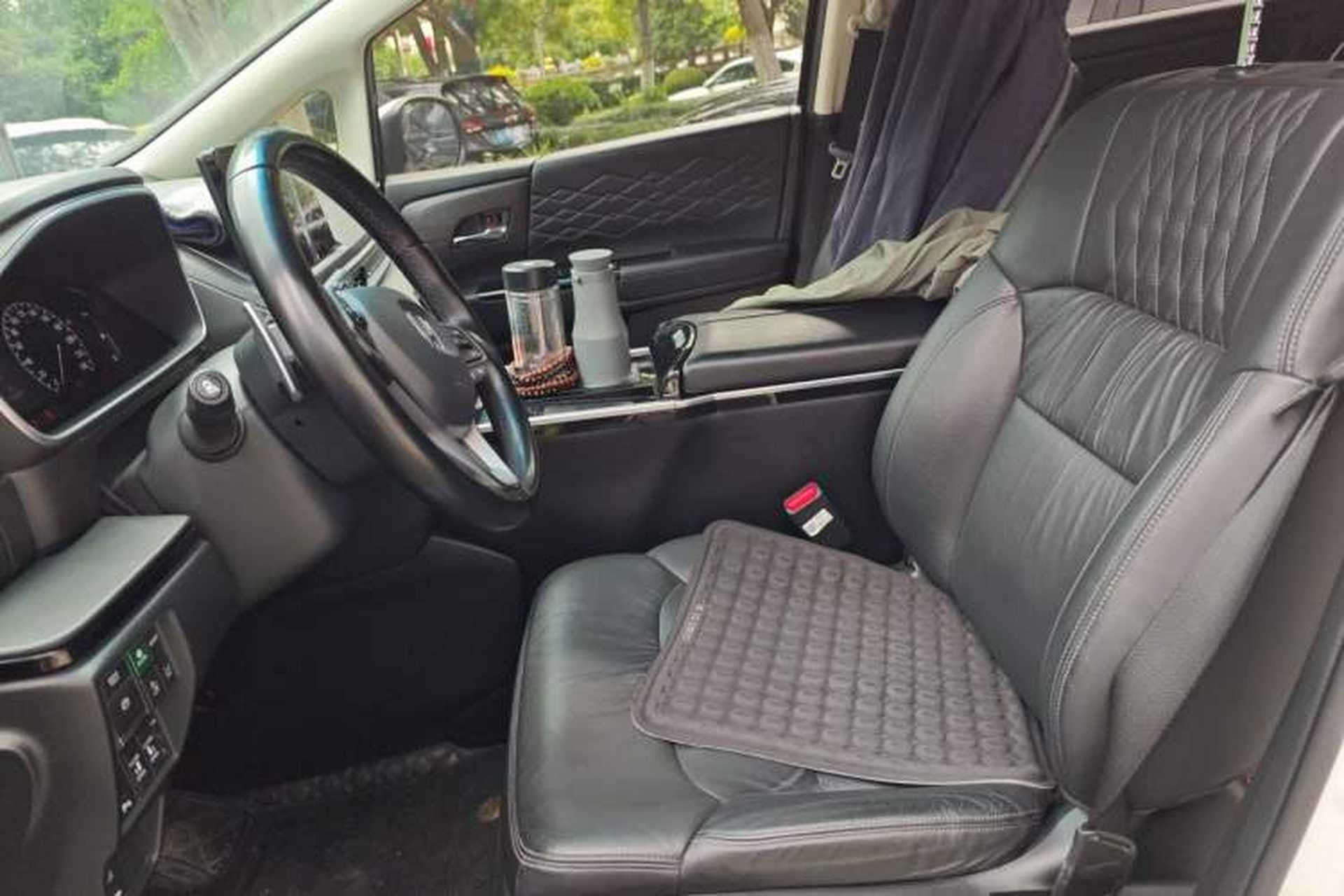 Used Honda Elysion 2022 2.0L eHEV Luxury Edition Left Front Seat