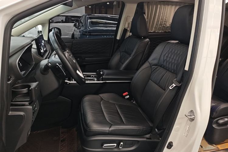 Used Honda Elysion 2022 2.0L eHEV Luxury Edition Left Front Seat