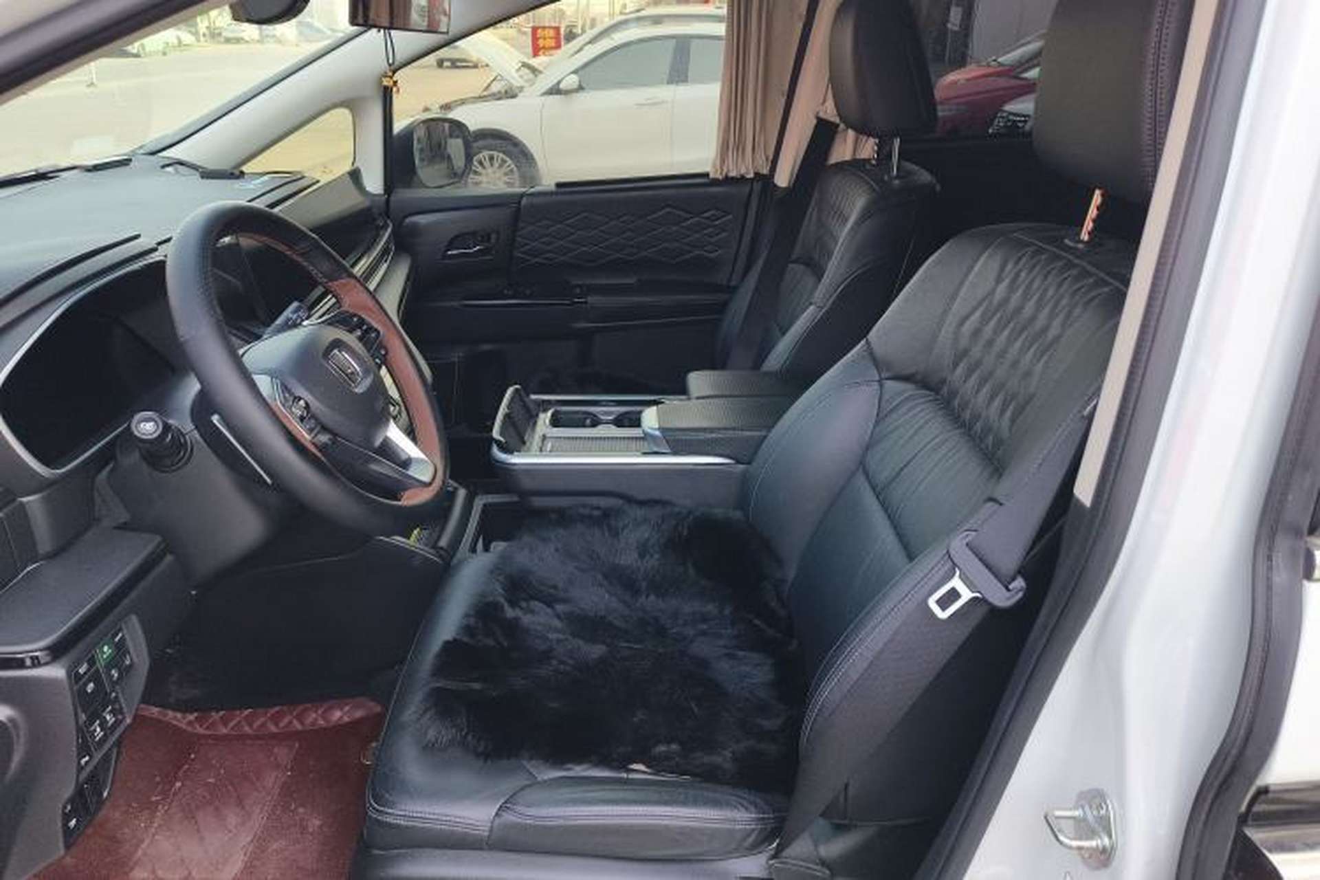 Used Honda Elysion 2022 2.0L eHEV Luxury First Edition Left Front Seat