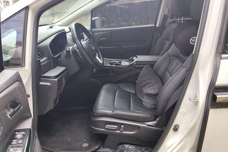 Used Honda Elysion 2022 2.0L eHEV Luxury Edition Left Front Seat