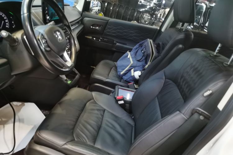 Used Honda Elysion 2022 2.0L eHEV Luxury First Edition Left Front Seat