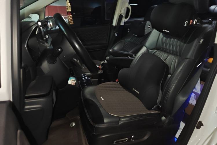 Used Honda Elysion 2022 2.0L eHEV Luxury Edition Left Front Seat