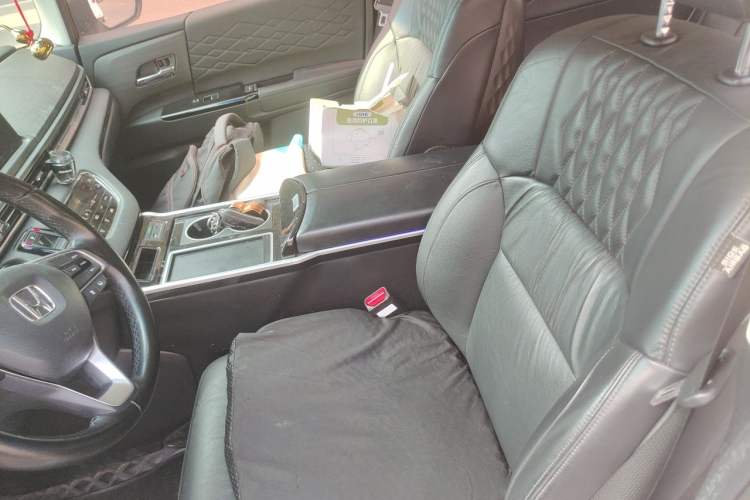 Used Honda Elysion 2022 2.0L eHEV Luxury Edition Left Front Seat