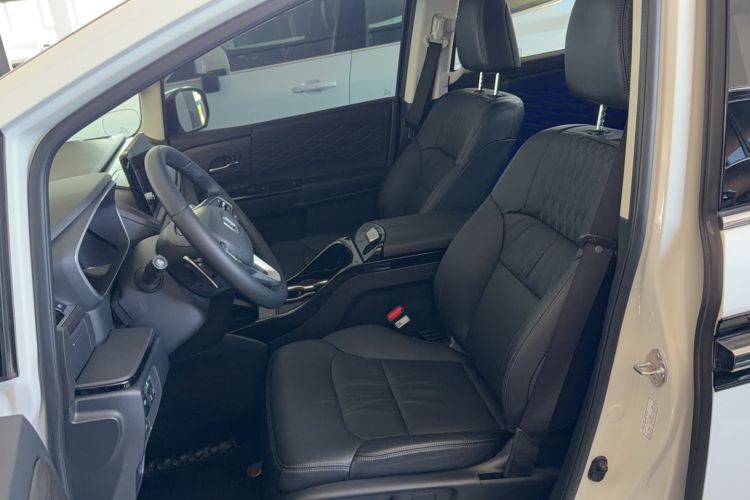 Used Honda Elysion 2022 2.0L eHEV Luxury Edition Left Front Seat
