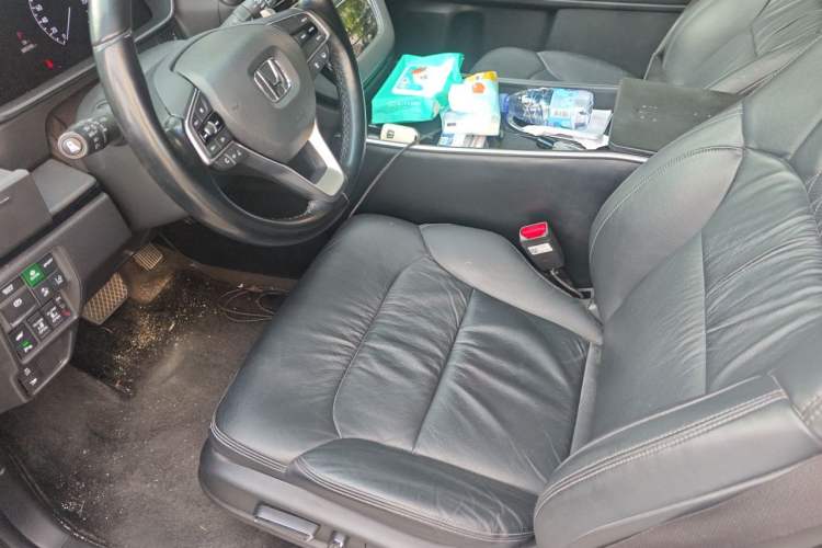 Used Honda Elysion 2022 2.0L eHEV Luxury First Edition Left Front Seat