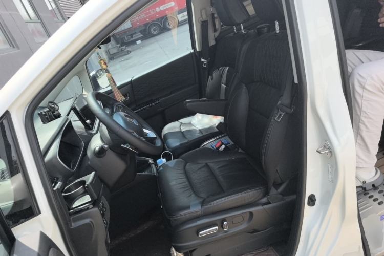 Used Honda Elysion 2022 2.0L eHEV Luxury Edition Left Front Seat
