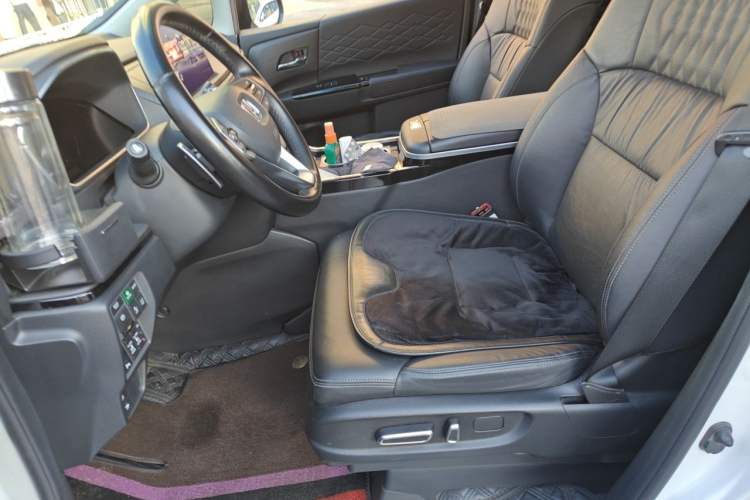 Used Honda Elysion 2022 2.0L eHEV Luxury Edition Left Front Seat